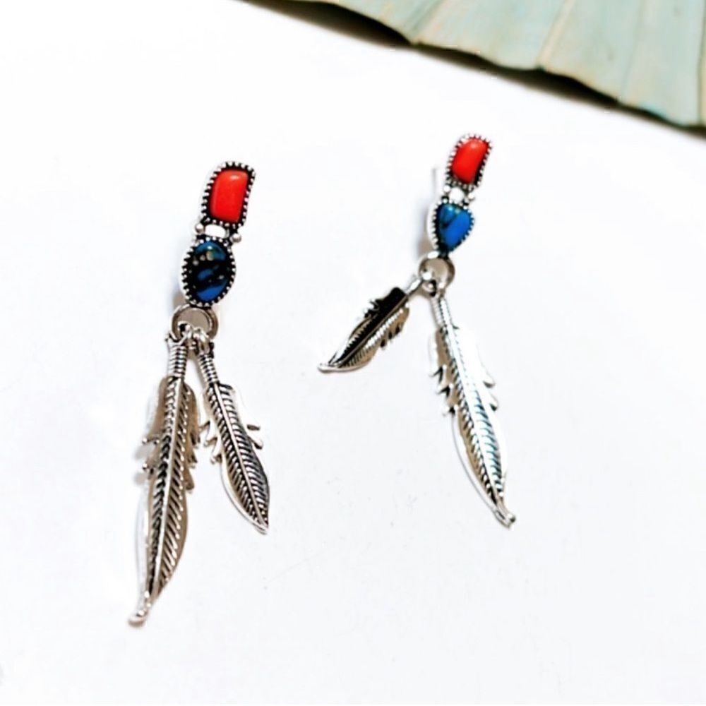 Boho feather dangle earrings #588
